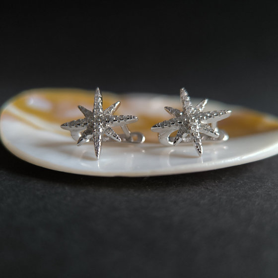 Серебряные серьги с фианитами