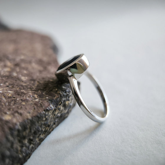 Серебряное кольцо с сапфиром 2.963ct