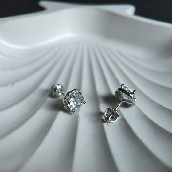 Серебряные серьги с фианитами