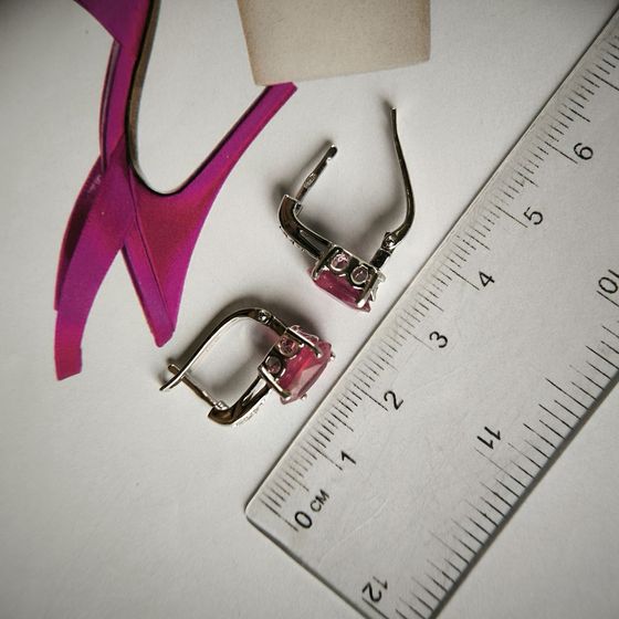 Серебряные серьги с рубином