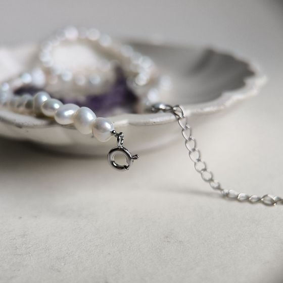 Silver necklace with baroque pearls, amethyst