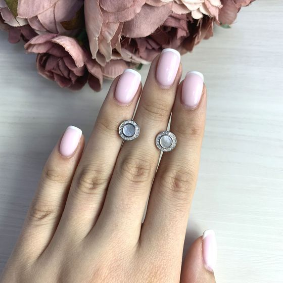 Silver earrings with mother-of-pearl
