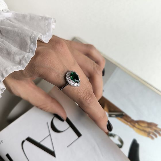 Серебряное кольцо с изумрудом nano 2.401ct