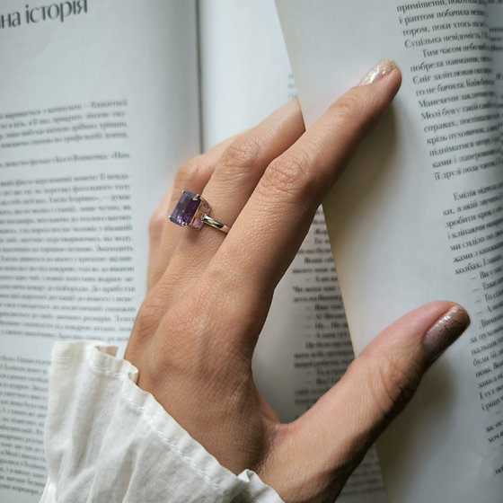 Срібне кільце з александритом 6,275 карата