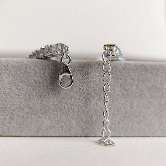 Серебряный браслет с гранатом 10.017ct