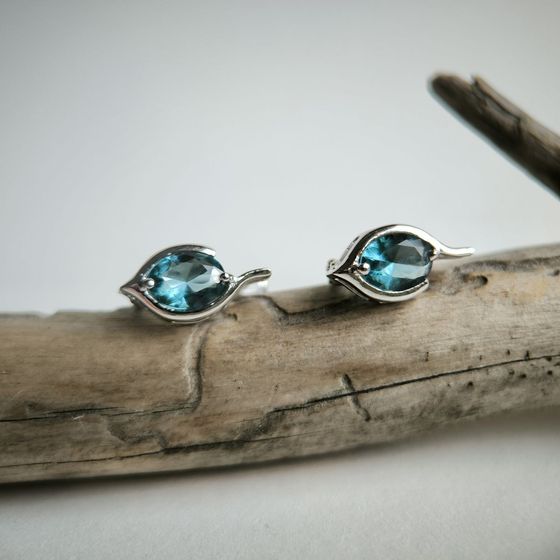 Серебряные серьги с топазом Лондон Блю 1.65ct