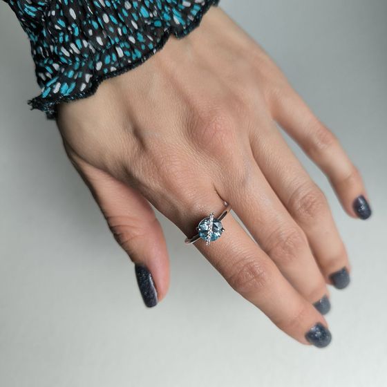 Серебряное кольцо с топазом 2.374ct