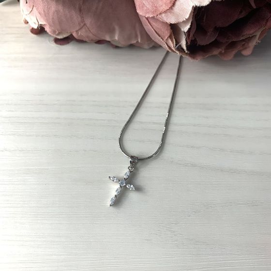 Silver cross with phianites