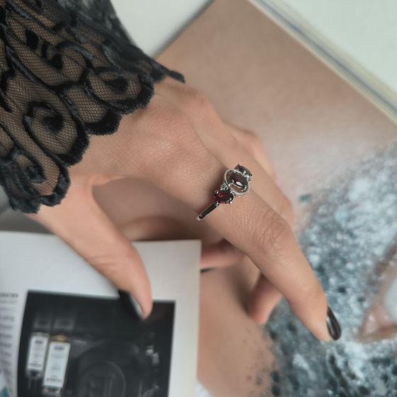 Серебряное кольцо с гранатом 1.633ct