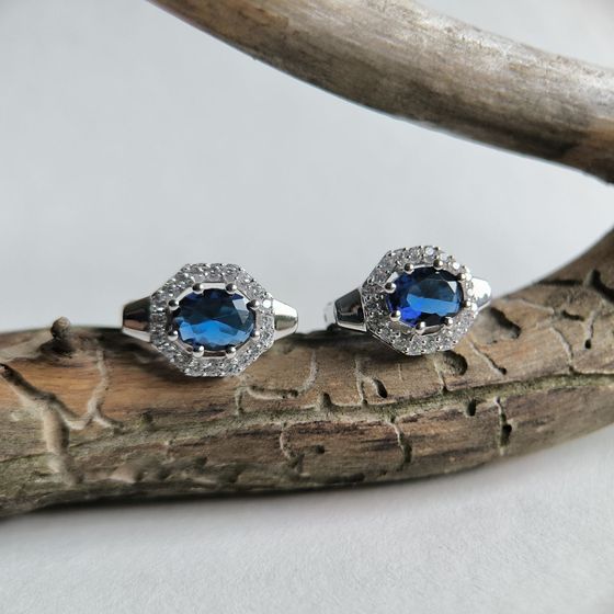 Silver earrings with sapphire nano