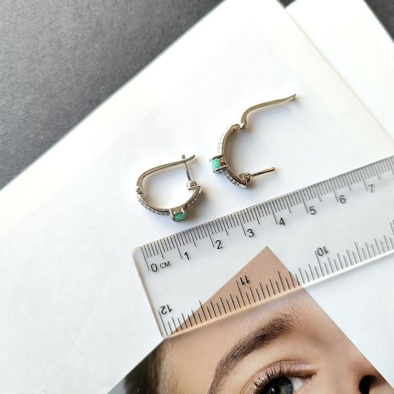 Срібні сережки зі смарагдом 1.528ct, фіанітами