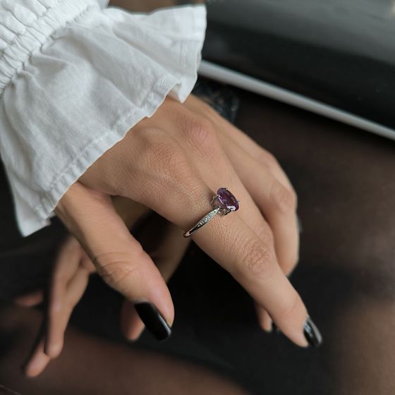 Серебряное кольцо с александритом, фианитами