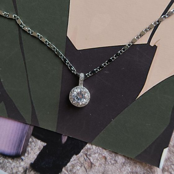 Silver pendant with phianites