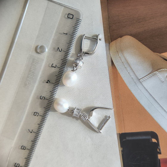 Silver earrings with pearls 8ct