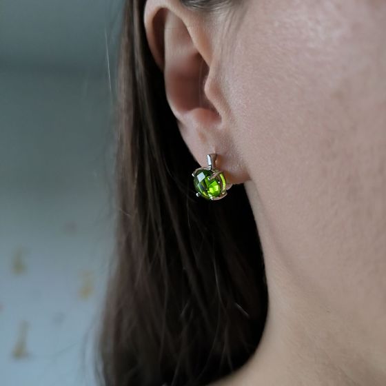 Silver Earrings with Chrysolite (5.214 ct)