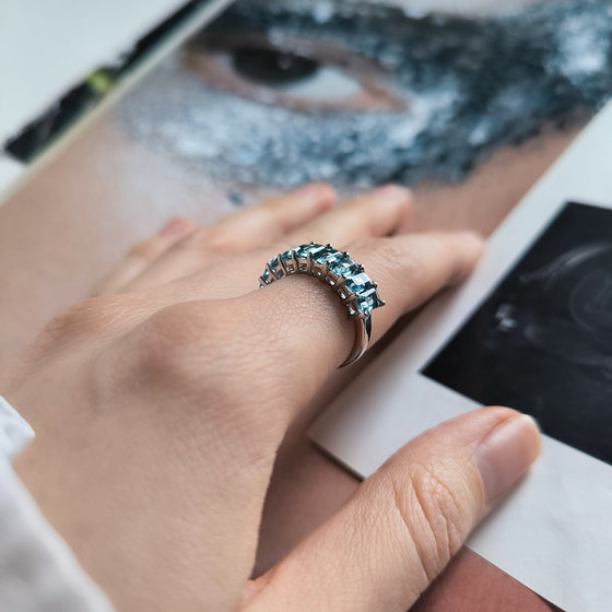 Серебряное кольцо с топазом Лондон Блю 2.525ct