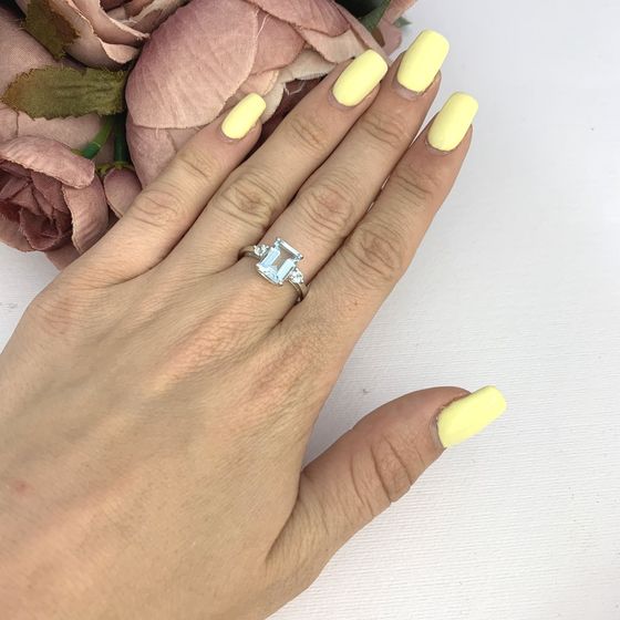 Серебряное кольцо с топазом 3.083ct