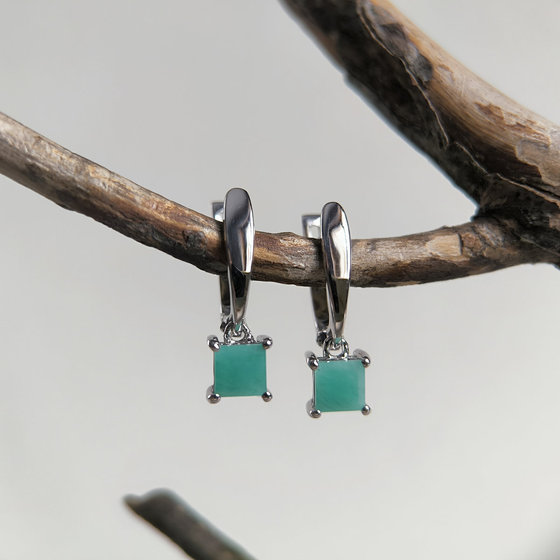 Серебряные серьги с изумрудом 1.13ct