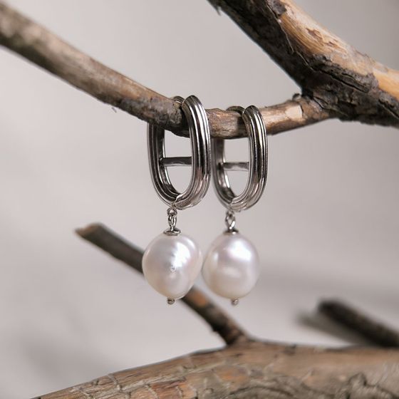 Silver earrings with baroque pearls