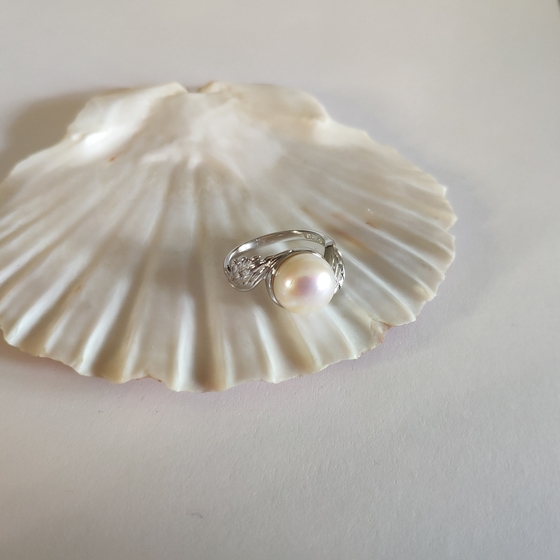 Silver ring with baroque pearls 5.7ct