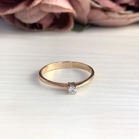 Gold ring with diamond 0.08ct