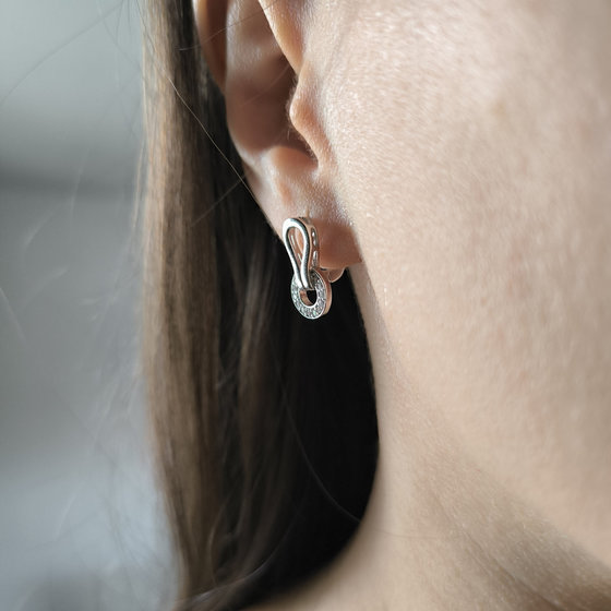 Серебряные серьги с фианитами