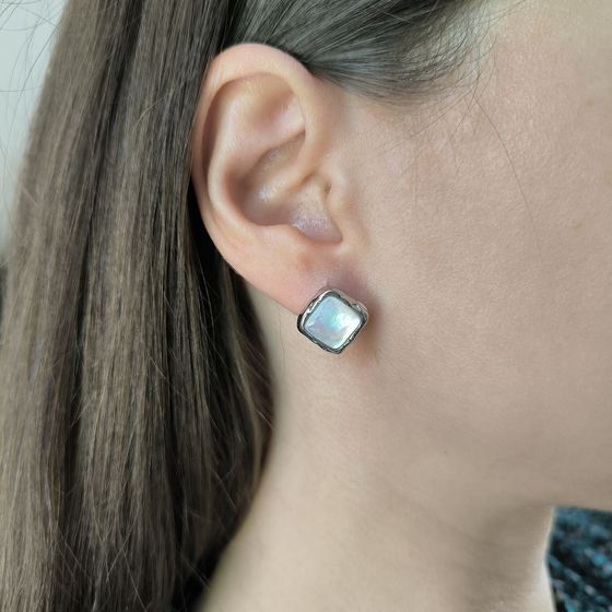 Silver earrings with mother-of-pearl