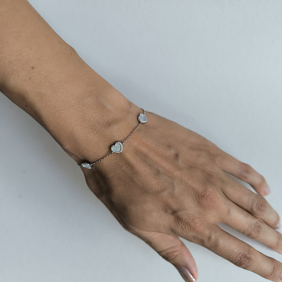 Silver bracelet with mother-of-pearl and cubic zirconia