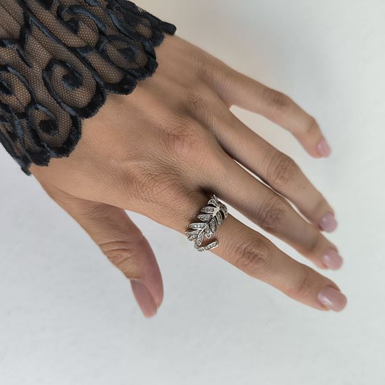 Серебряное кольцо с фианитами