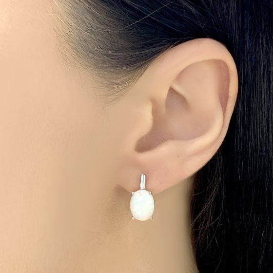 Silver earrings with 1.772 carats of opal