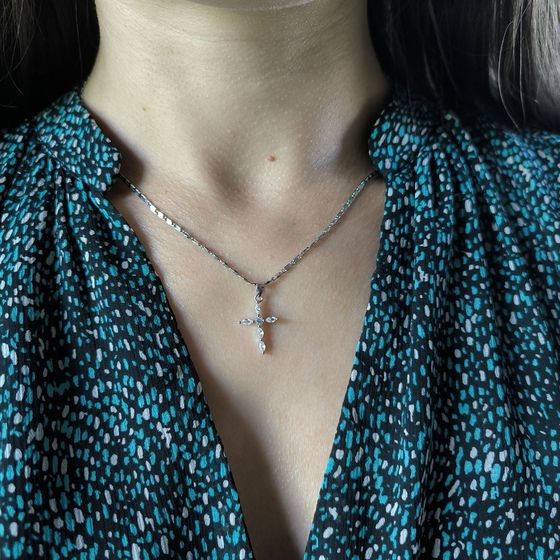 Серебряный крестик с фианитами