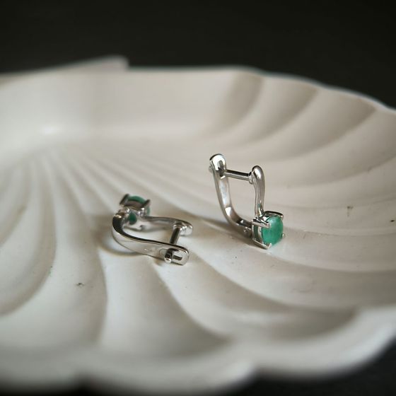 Серебряные серьги с изумрудом 0.8ct