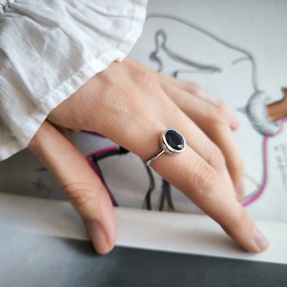 Серебряное кольцо с сапфиром 2.963ct