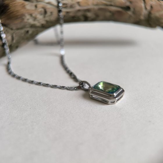 Silver pendant with mystic topaz 2.4ct