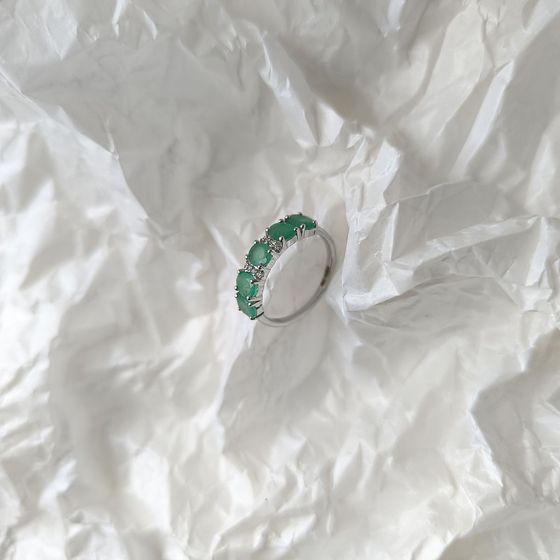 Серебряное кольцо с изумрудом 1.666ct, фианитами