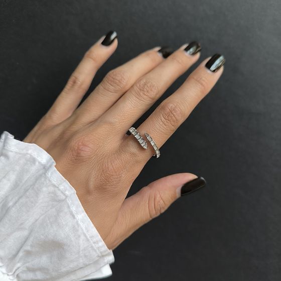 Серебряное кольцо с фианитами