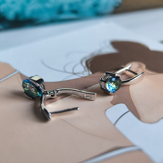 Серебряные серьги с мистик топазом 1.865ct