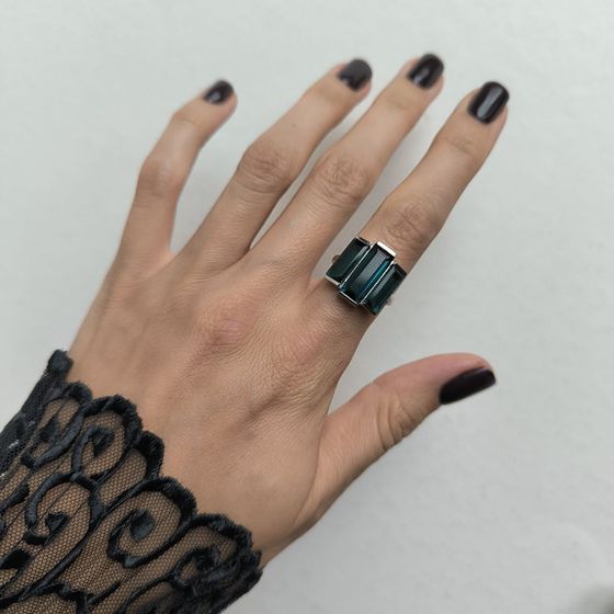 Серебряное кольцо с топазом Лондон Блю 6.66ct