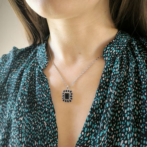 Серебряная подвеска с сапфиром 4.763ct