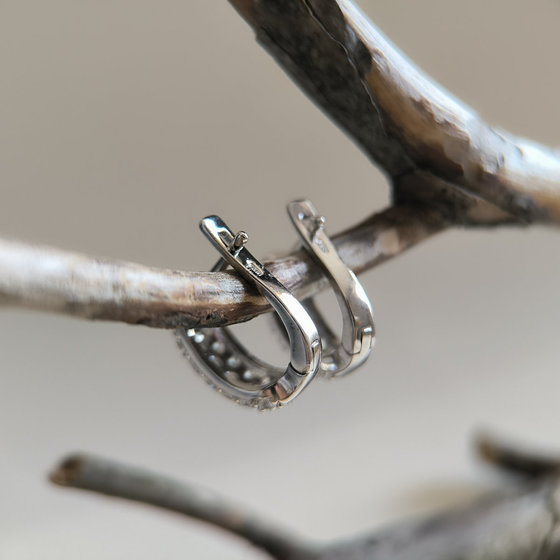 Серебряные серьги с фианитами