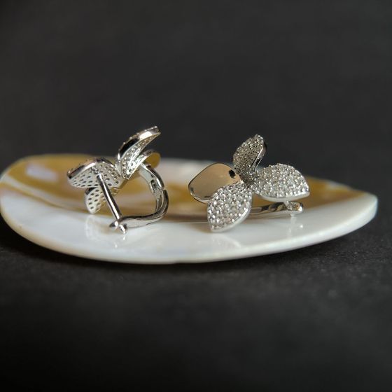 Серебряные серьги с фианитами