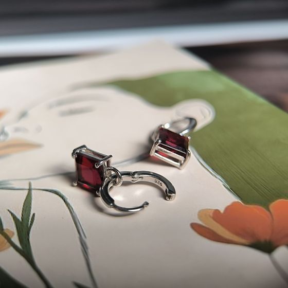 Срібні сережки з гранатом 4.1ct