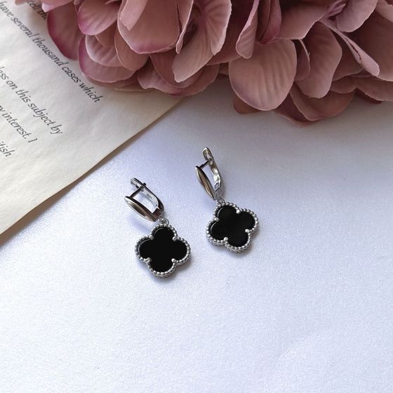 Silver earrings with onyx