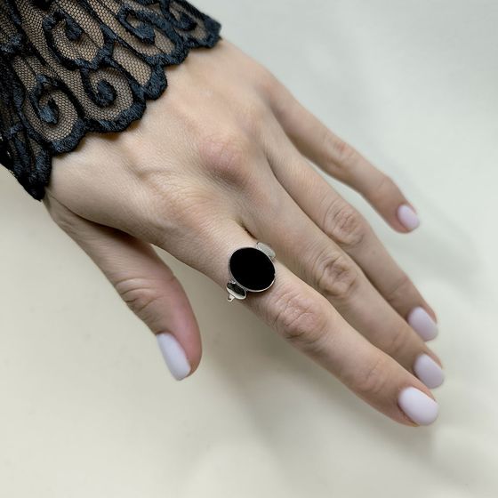 Silver ring with onyx
