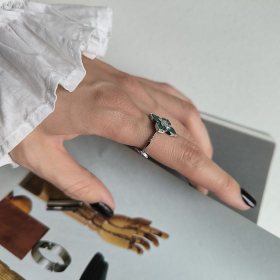 Silver ring with malachite, fianites