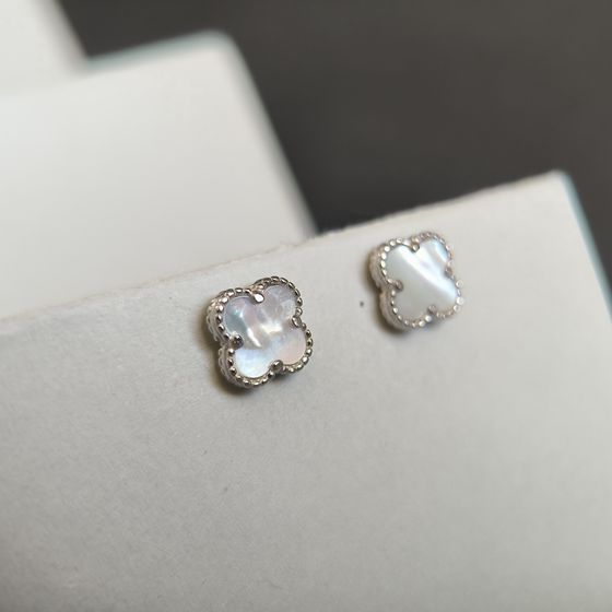 Silver earrings with mother-of-pearl