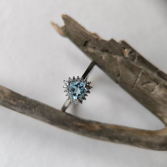 Серебряное кольцо с топазом 1.296ct
