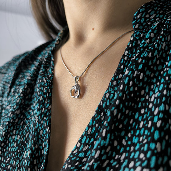 Серебряная подвеска с фианитами