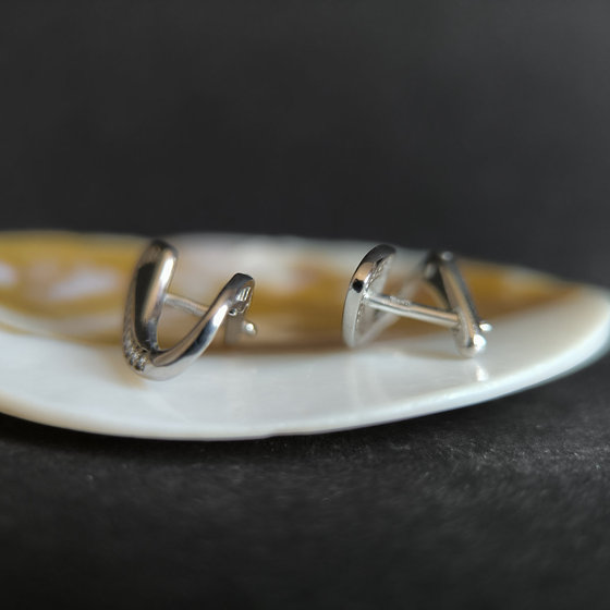 Серебряные серьги с фианитами