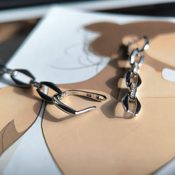 Серебряные серьги с фианитами